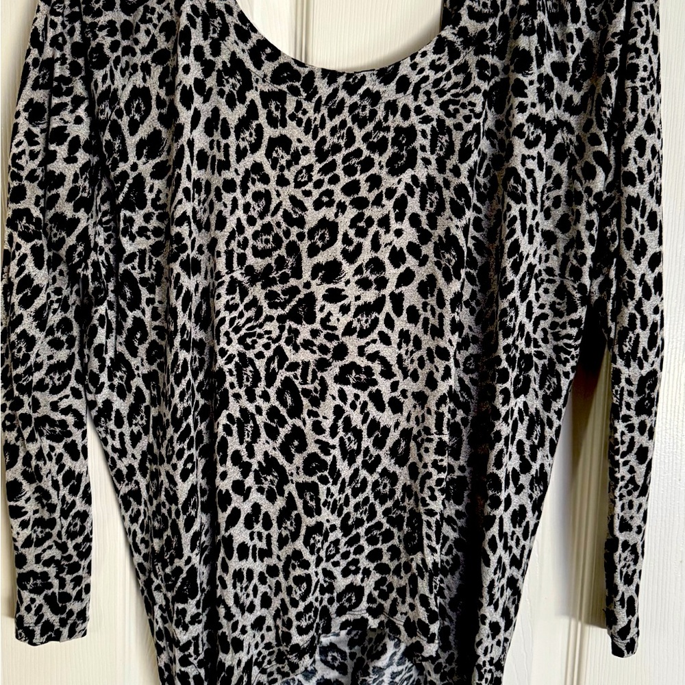 Express brand ladies top in size smalll